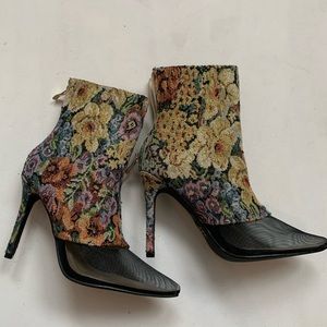 Sergio Todzi Brocade Boots Size 36 USA 6 Gold